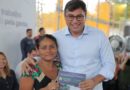 Governo do Amazonas inicia nova fase de entrega de cartões do Auxílio Estadual Permanente em Manaus
